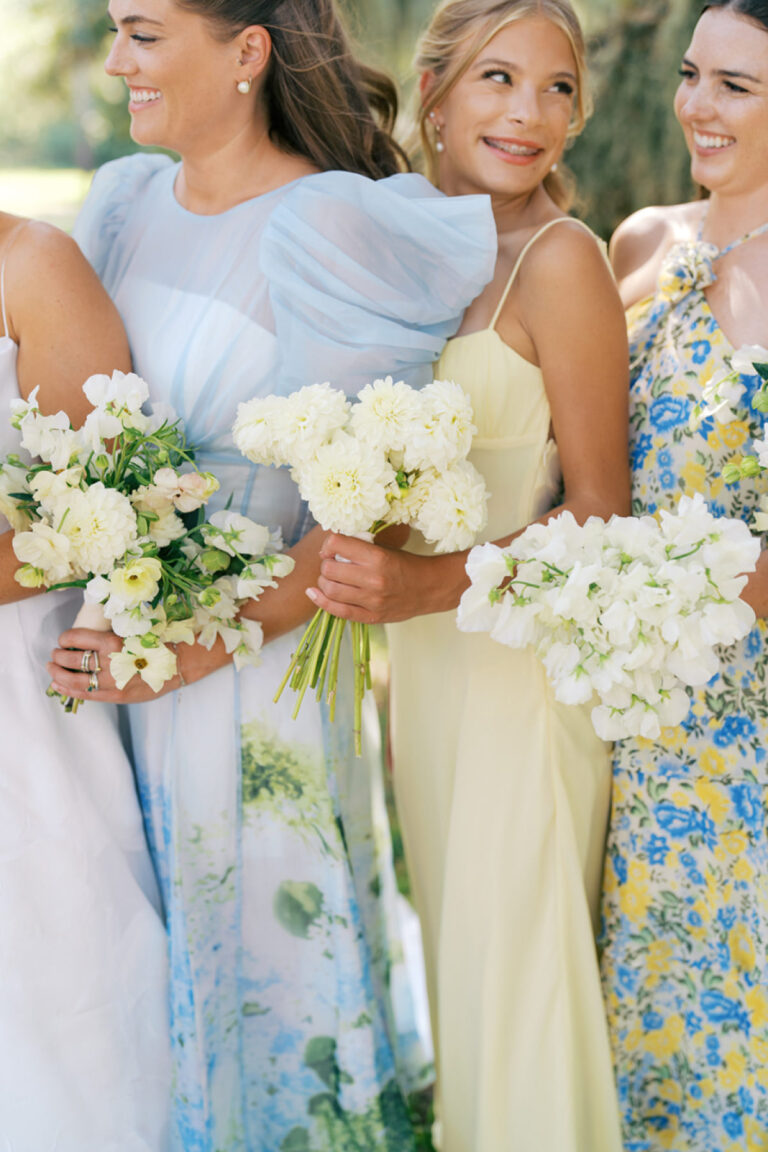 A Lowcountry Wedding at Agapae Oaks with Meadow-Inspired Florals and a Checkered Dance Floor