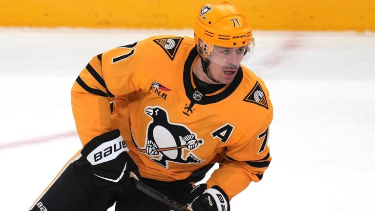 NHL Roundup: Malkin returns from damage, Penguins race by reeling Red Wings