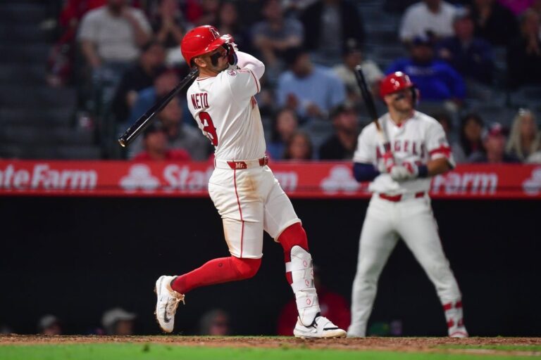 Deadspin | MLB roundup: Angels finish J.T. Ginn’s no-hit bid in ninth, get walk-off HR