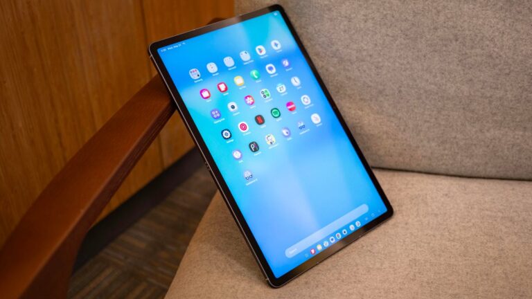 Galaxy Tab S10 FE Plus Review: Samsung's Funds-Friendlier Tablet Hits the Proper Notes