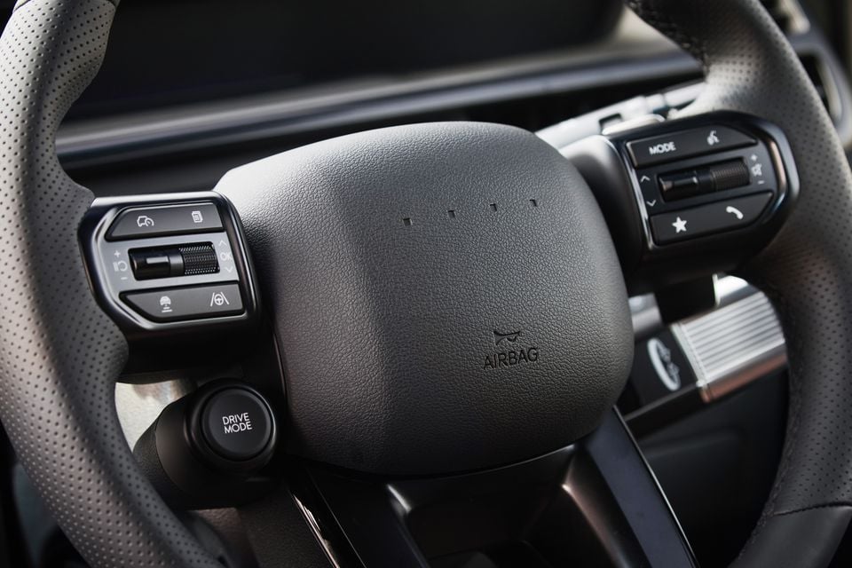 2027 Hyundai Staria Lounge steering wheel detail