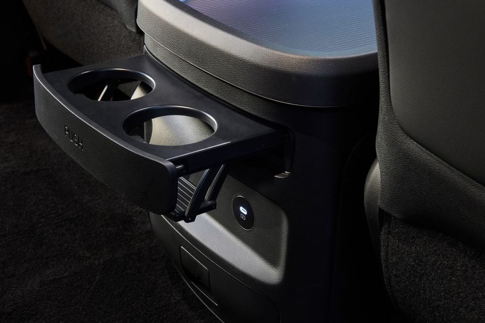 2027 Hyundai Staria Lounge