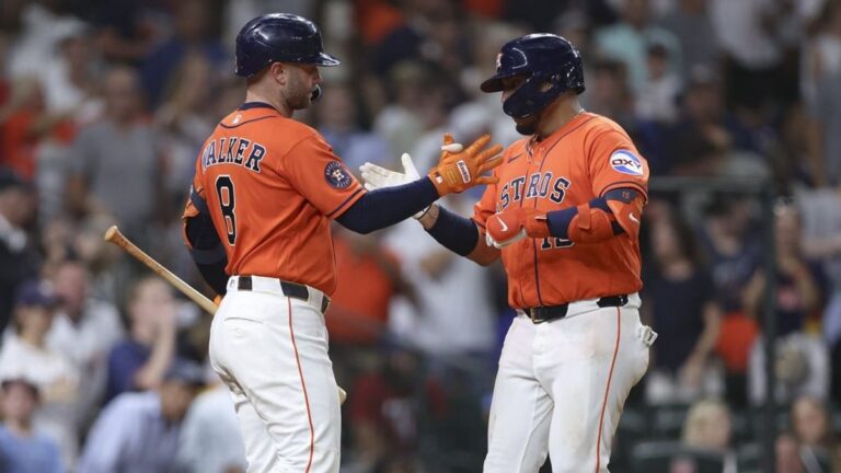 Deadspin | MLB roundup: Astros again atop AL West with rout of rival Rangers