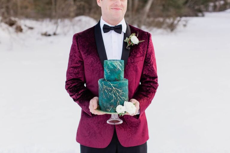 16 Winter Wedding Cake Ideas Worth Braving the Cold For – Love & Lavender