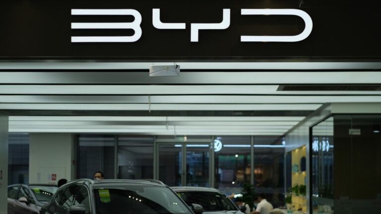 Bill Would Ban Chinese Cars in U.S.