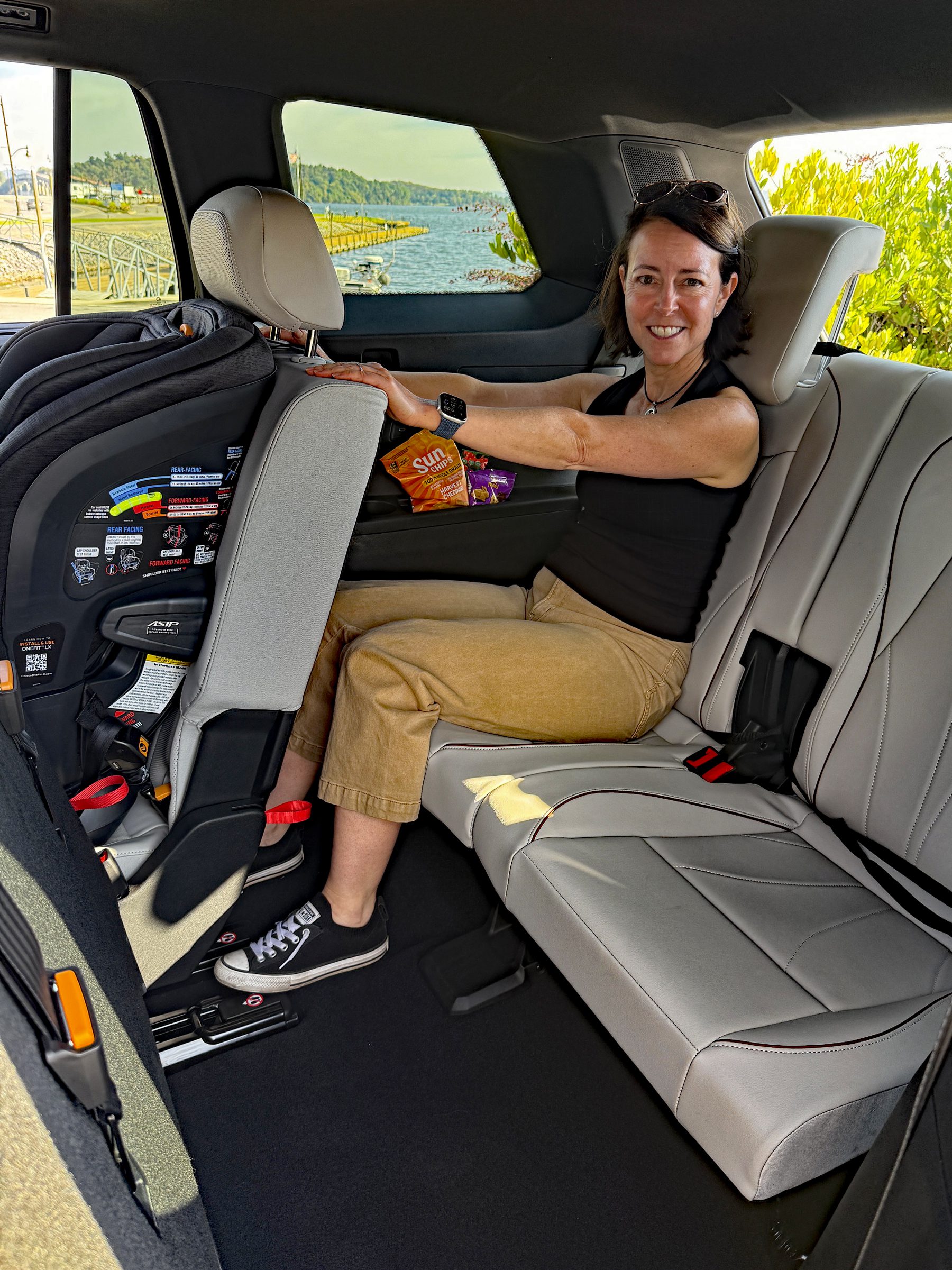 2027 Volkswagen Atlas SE, 3rd-row, with passenger,