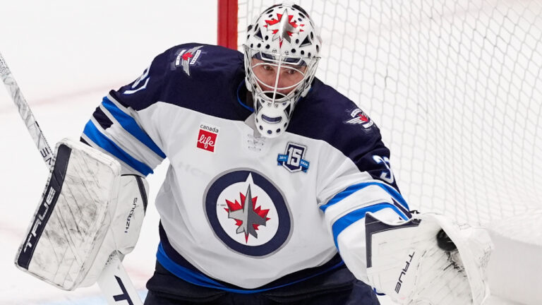 Kings amongst groups kicking tires on Connor Hellebuyck commerce