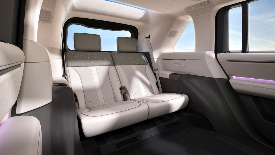 Third-row seating in the Freelander 8; Chinese-market model shown.