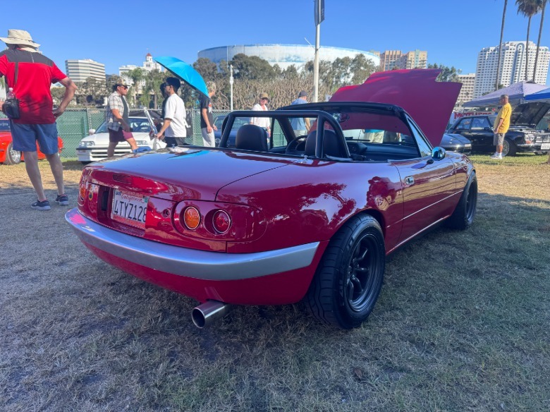 Mazda MX-5 with modified Lotus Elan-style bumpers