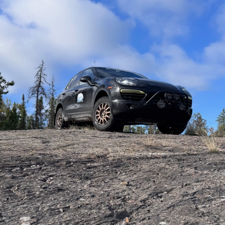 Climbing a rock with a Cayenne