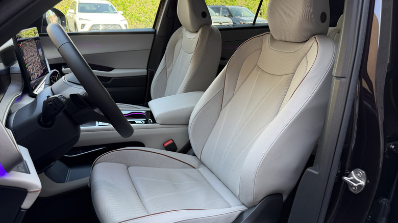 Front seats of a 2027 Volkswagen Atlas